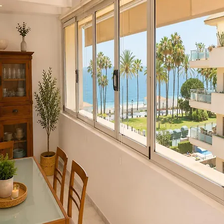 Sea View Flat By The Apartmán Marbella
