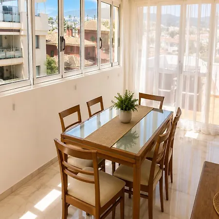 Sea View Flat By The Apartmán Marbella