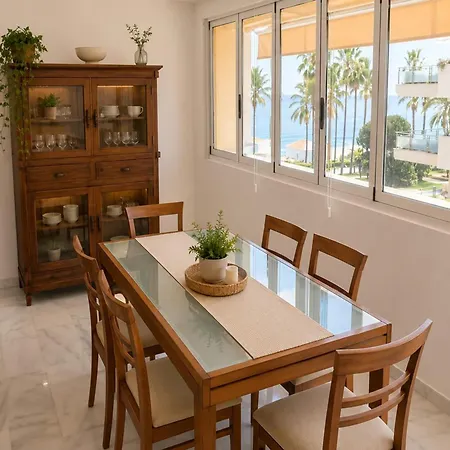 Sea View Flat By The Apartmán